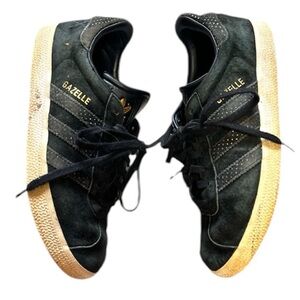 Woman’s Adidas‎ Gazelle Suede Black & Gold Sneakers, Size 7.5